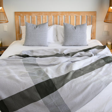 Protea Throw Geometry (Steel/Wild Dove)